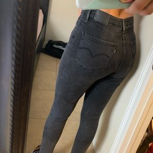❌❌ SOLD ❌❌Levis black skinny jeans !